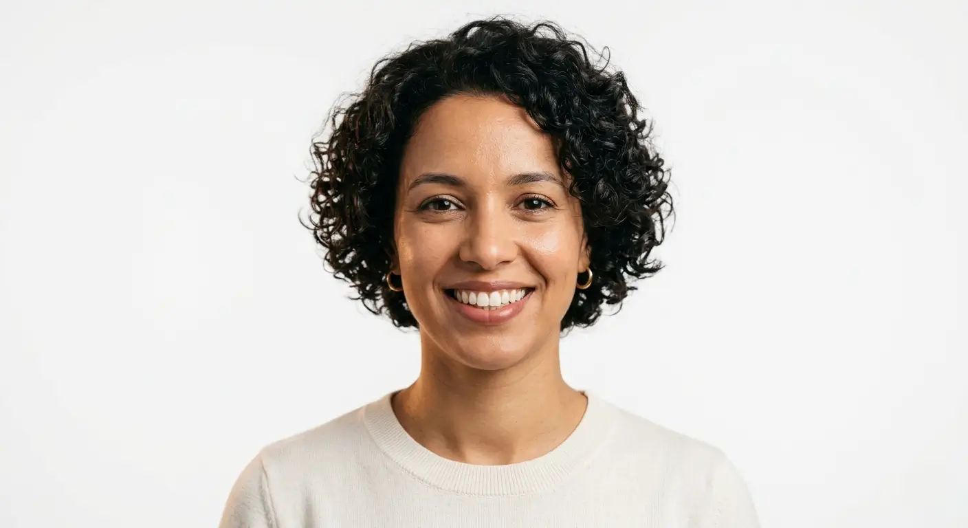 Patiente souriante au 𝗗𝗼𝗰𝘁𝗲𝘂𝗿 𝗖𝗵𝗶𝗿𝘂𝗿𝗴𝗶𝗲𝗻 𝗗𝗲𝗻𝘁𝗶𝘀𝘁𝗲 𝗖𝗛𝗔𝗥𝗔𝗙 𝗜𝗺𝗮𝗻𝗲 - 𝗗𝗲𝗻𝘁𝗶𝘀𝘁𝗲 𝗠𝗮𝗿𝗿𝗮𝗸𝗲𝗰𝗵, Marrakech